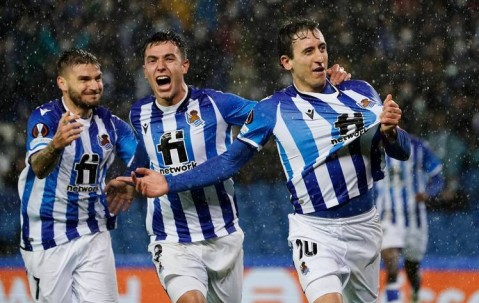 西甲焦点战：巴萨主场争冠碾压，皇家社会客场防反争席