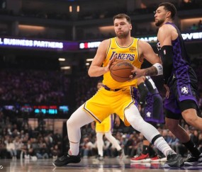 东契奇42分德罗赞32分 湖人爆冷不敌国王3连败