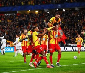 法甲前瞻：斯特拉斯堡VS朗斯——主场稳势VS榜首冲冠！平民豪强对决，攻防博弈定走向