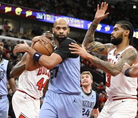 吉迪16+15+13考沃德17分 公牛大胜灰熊