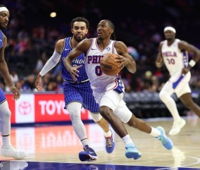 季前赛-马克西17分卡特20+13 76人不敌魔术