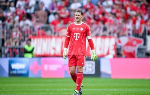 图片报：因拜仁主场球衣太丑，有球迷买二客门将服印外场球员印号