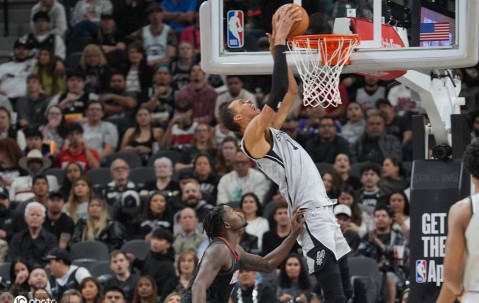 文班亚马29分杜兰特23分 马刺狂胜火箭