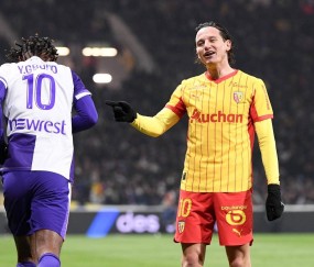 随着图卢兹0-3朗斯,法甲最新积分榜出炉:巴黎圣日耳曼落后榜首4分