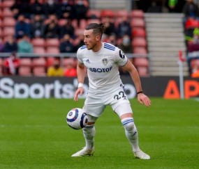 TA：佛罗伦萨商谈引进利兹联前锋哈里森，交易成行可能性很大