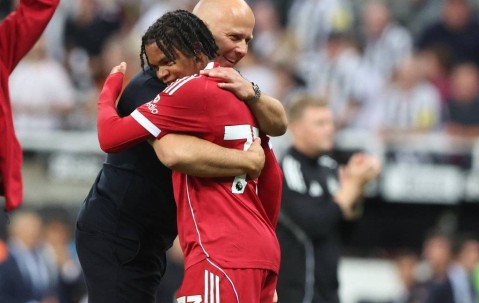 利物浦锁定未来之星：恩古莫哈续约至2028年的深意与影响