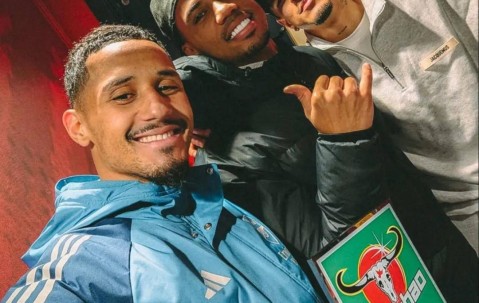 裁判争议再现，争抢中场新星，阿森纳冲刺前遇两重考验