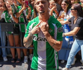 巴尔韦德客串右后卫！皇马对阵利物浦的战术调整与伤病影响